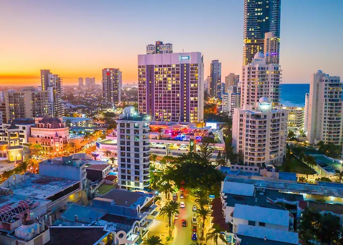 Central Surfers Studio Apartment