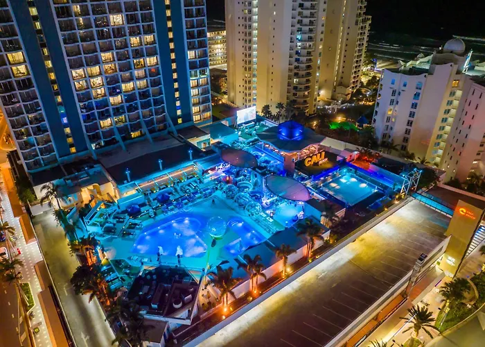 Central Surfers Studio Apartment